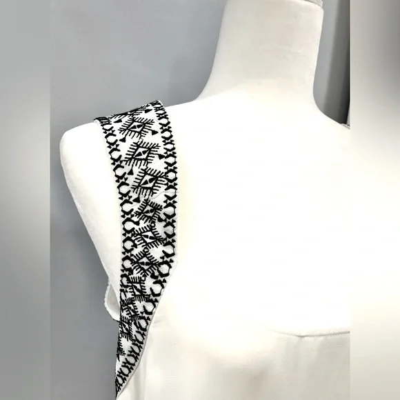 BCBGeneration Sheer, Flowing White Sleeveless Dress with Lining - Picture 3 of 13